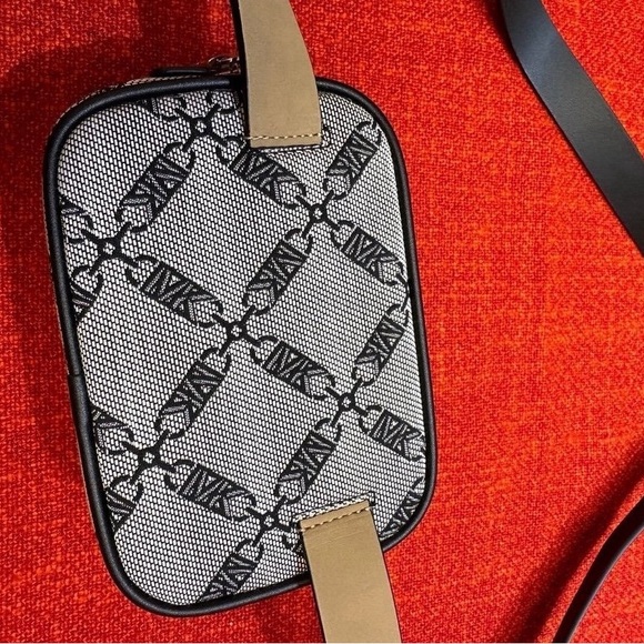 ❤️❤️❤️NEW Michael Kors Mini Belt Bag ❤️❤️❤️ - Picture 9 of 15